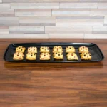 Sabert Mozaik 9" x 22" Black Plastic Rectangle Platter / Catering Tray - 25 Units Per Case