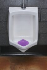 Keystone Wave 3D, Splash-Proof, De-Odorizing, Gel Urinal Screen, Lavender, 6 Count #6101812 - Image 2